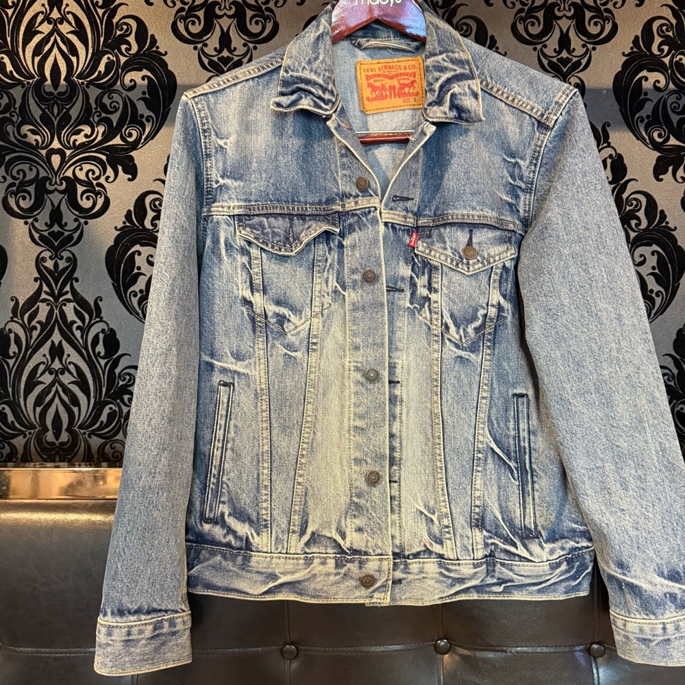COPY - Levi's Light Blue Denim Jacket